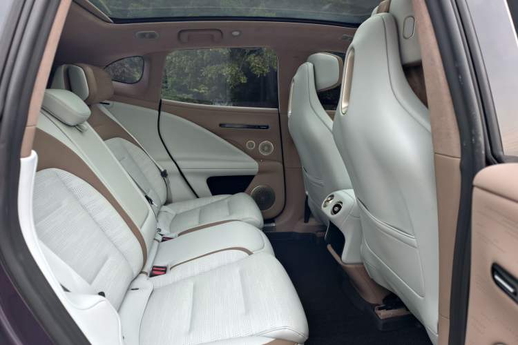Used Avatr 07 2024 Max Extended-Range Edition Interior 6