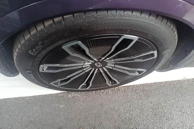 Used Avatr 07 2024 Ultra Range-Extended Four-Wheel Drive Left Front Wheel Hub