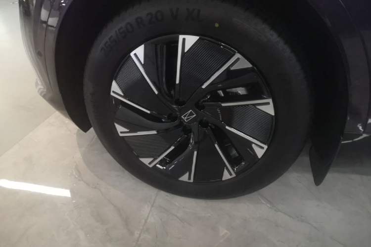 Used Avatr 07 2024 Max Pure Electric Edition Left Front Wheel Hub