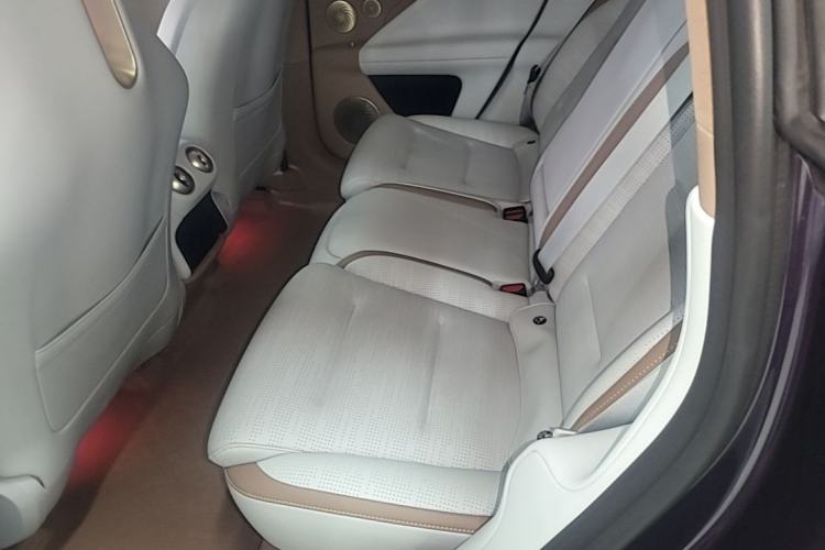 Used Avatr 07 2024 Ultra Range-Extended Four-Wheel Drive Left Rear Seat