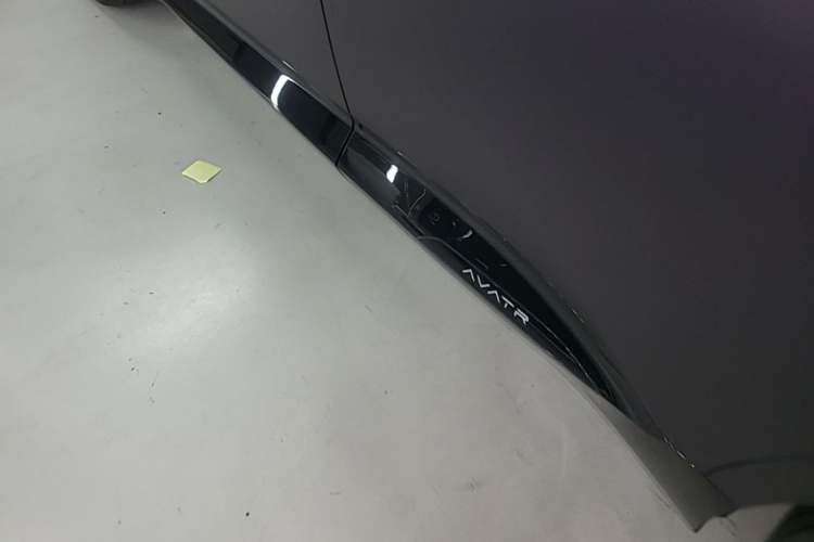 Used Avatr 07 2024 Max Extended-Range Edition Left Side Sill