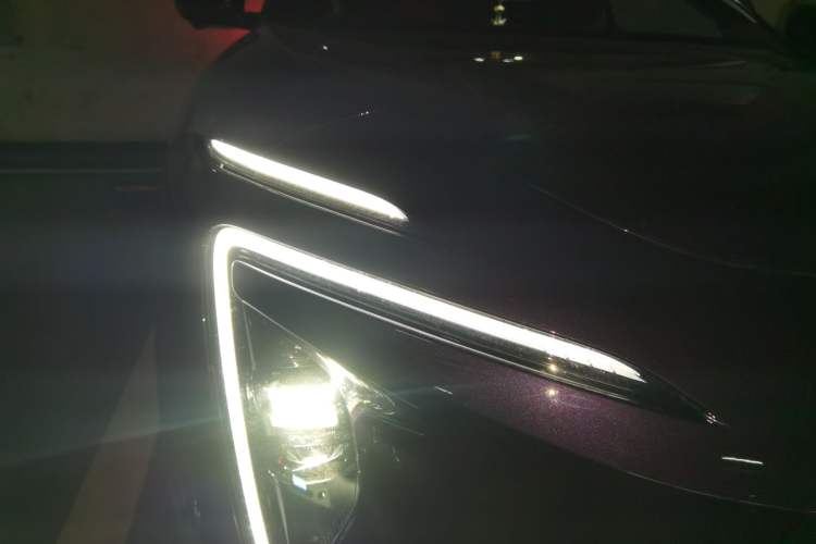 Used Avatr 07 2024 Pro+ Range-Extended Edition Right Front Headlight
