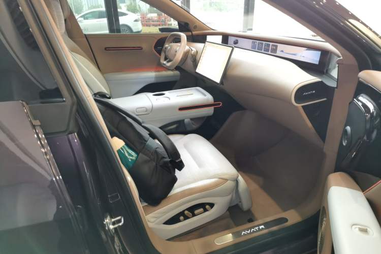 Used Avatr 07 2024 Ultra Range-Extended Four-Wheel Drive Right Front Seat