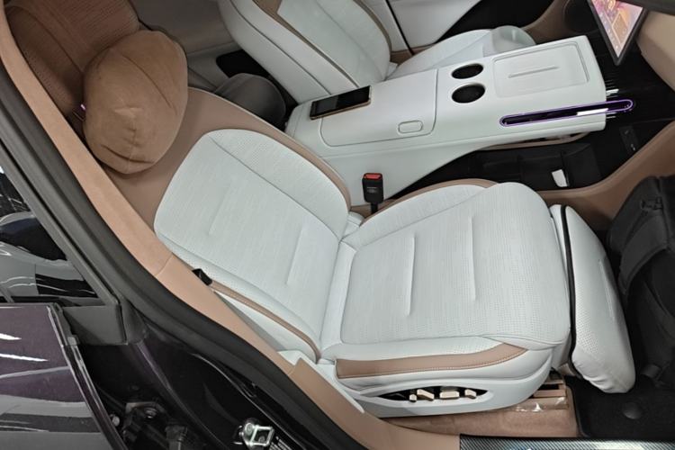 Used Avatr 07 2024 Max Extended-Range Edition Right Front Seat