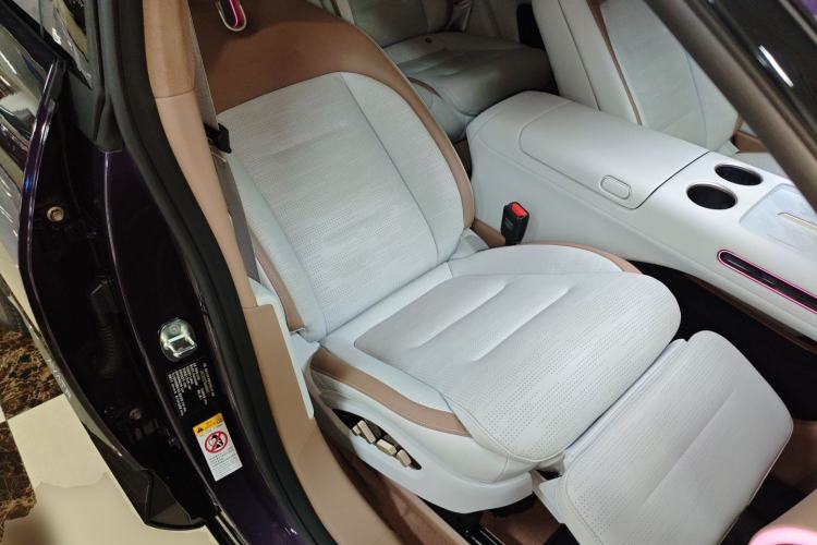 Used Avatr 07 2024 Max Extended-Range Edition Right Front Seat