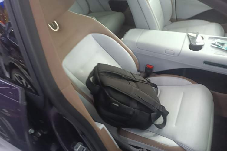 Used Avatr 07 2024 Ultra Range-Extended Four-Wheel Drive Right Front Seat