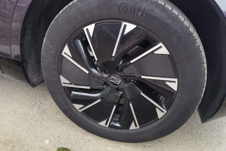 Used Avatr 07 2024 Max Pure Electric Edition Right Front Wheel Hub