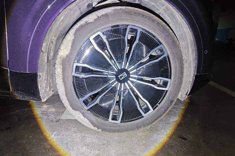Used Avatr 07 2024 Max Extended-Range Edition Right Front Wheel Hub