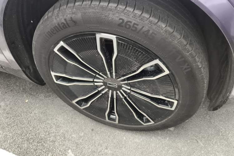 Used Avatr 07 2024 Max Extended-Range Edition Right Front Wheel Hub