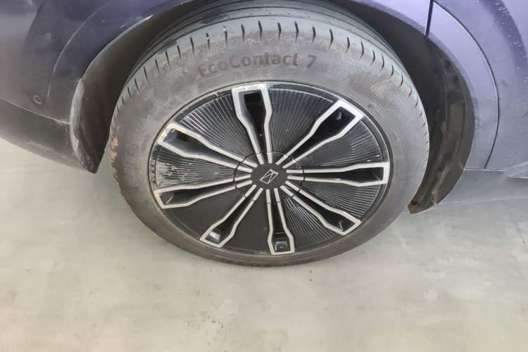 Used Avatr 07 2024 Max Extended-Range Edition Right Rear Wheel Hub
