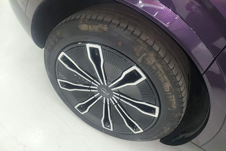 Used Avatr 07 2024 Ultra Range-Extended Four-Wheel Drive Right Rear Wheel Hub