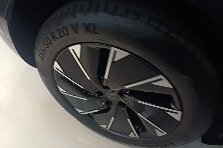 Used Avatr 07 2024 Max Extended-Range Edition Right Rear Wheel Hub