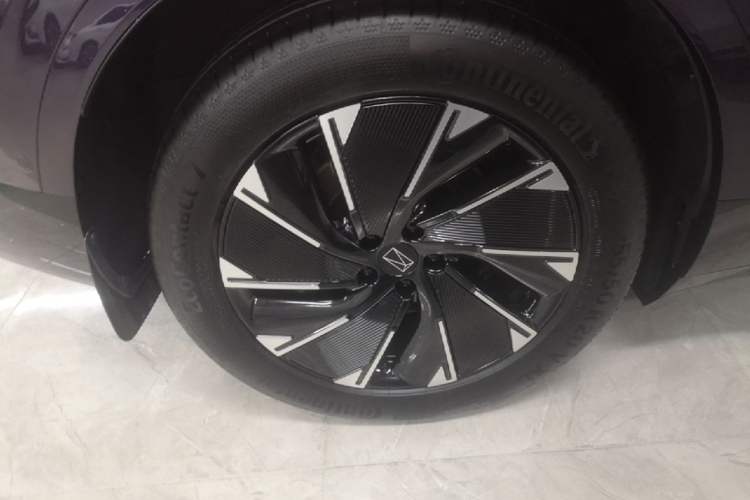 Used Avatr 07 2024 Max Pure Electric Edition Right Rear Wheel Hub