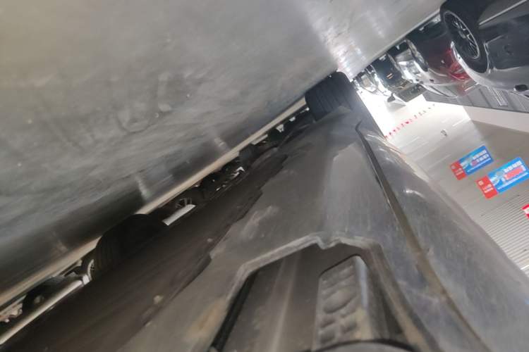 Used Avatr 07 2024 Max Extended-Range Edition Right Side Sill