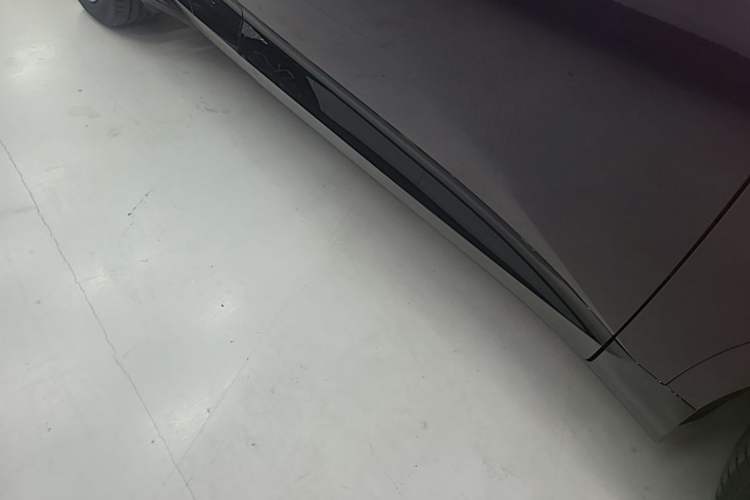 Used Avatr 07 2024 Ultra Range-Extended Four-Wheel Drive Right Side Sill