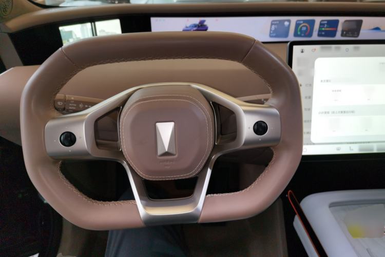 Used Avatr 07 2024 Ultra Range-Extended Four-Wheel Drive Steering Wheel