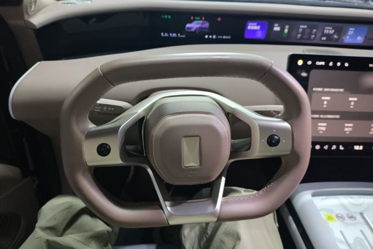 Used Avatr 07 2024 Max Extended-Range Edition Steering Wheel