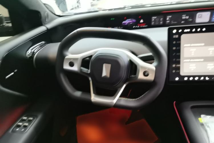 Used Avatr 07 2024 Max Extended-Range Edition Steering Wheel