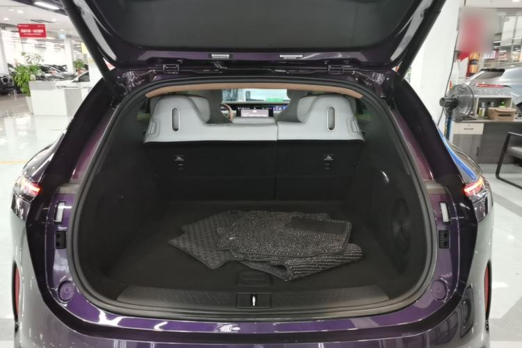 Used Avatr 07 2024 Ultra Range-Extended Four-Wheel Drive Trunk