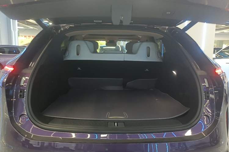 Used Avatr 07 2024 Max Extended-Range Edition Trunk
