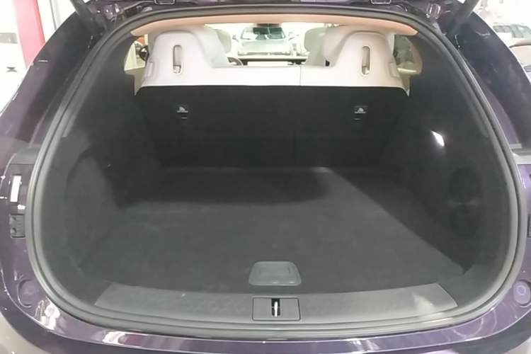 Used Avatr 07 2024 Max Extended-Range Edition Trunk