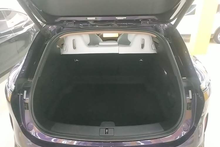 Used Avatr 07 2024 Max Pure Electric Edition Trunk
