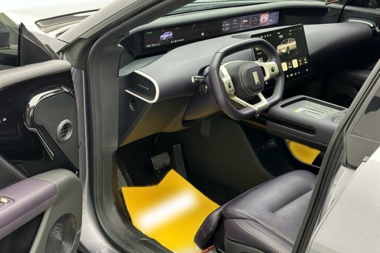 Used Avatr 07 2024 Max Extended-Range Edition Interior 6