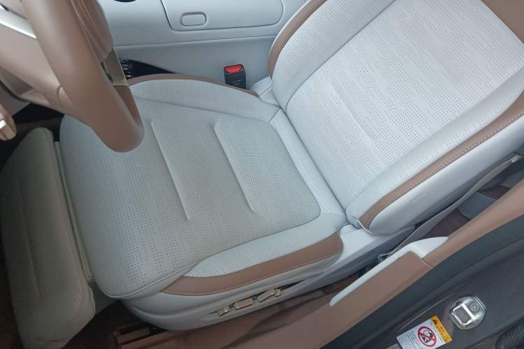 Used Avatr 07 2024 Ultra Range-Extended Four-Wheel Drive Left Front Seat