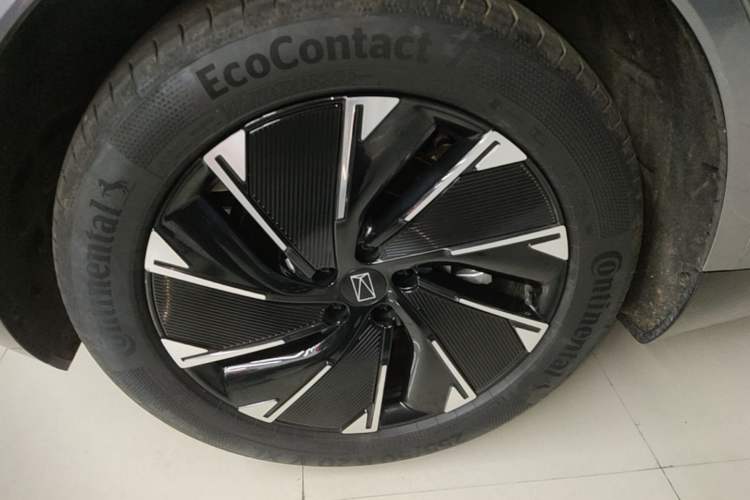 Used Avatr 07 2024 Pro+ All-Electric Version Left Front Wheel Hub