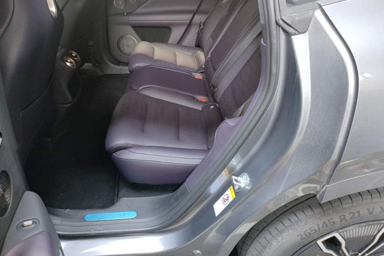 Used Avatr 07 2024 Max Extended-Range Edition Left Rear Seat