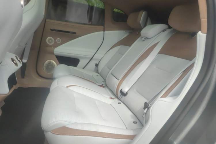 Used Avatr 07 2024 Max Pure Electric Edition Left Rear Seat