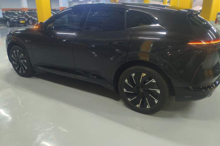 Used Avatr 07 2024 Max All-Electric Four-Wheel Drive Left Side
