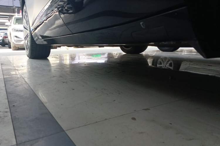 Used Avatr 07 2024 Ultra Range-Extended Four-Wheel Drive Left Side Sill