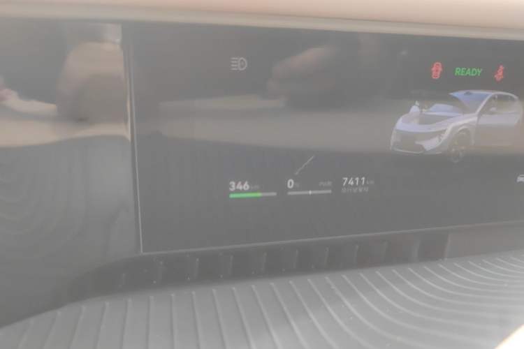 Used Avatr 07 2024 Max Pure Electric Edition Odometer Close Up