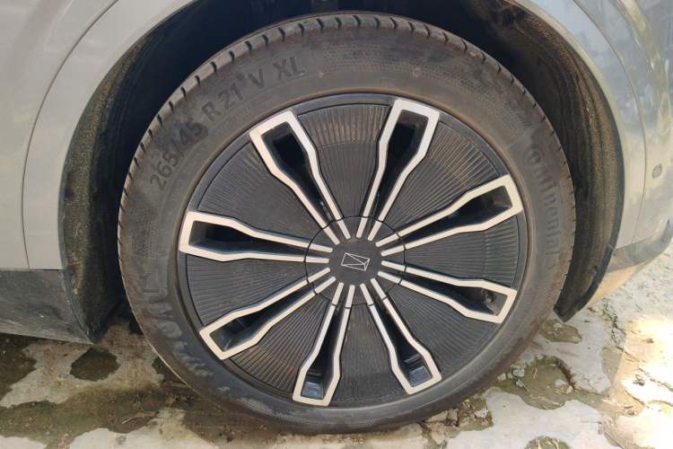 Used Avatr 07 2024 Max Extended-Range Edition Right Front Wheel Hub