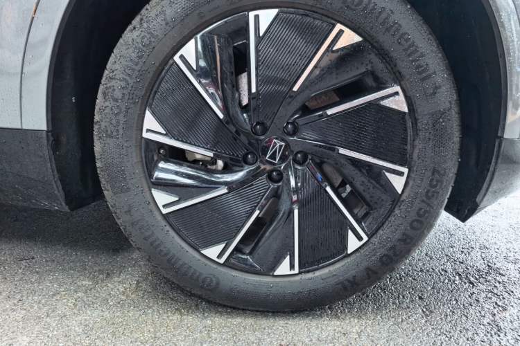 Used Avatr 07 2024 Max Pure Electric Edition Right Front Wheel Hub