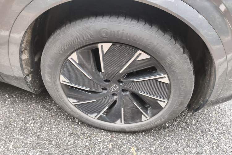 Used Avatr 07 2024 Pro+ Range-Extended Edition Right Front Wheel Hub