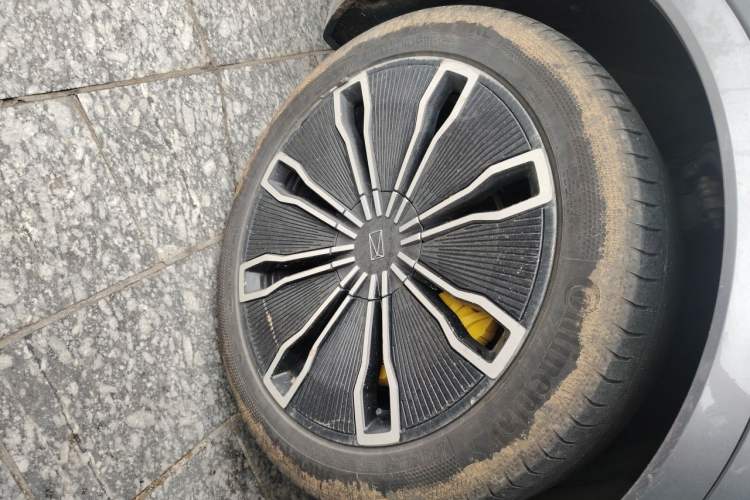 Used Avatr 07 2024 Max Extended-Range Edition Right Front Wheel Hub