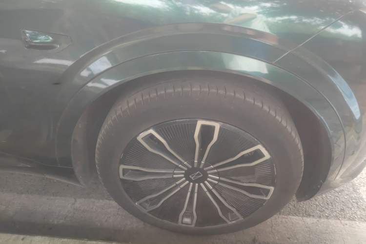Used Avatr 07 2024 Max Pure Electric Edition Right Front Wheel Hub