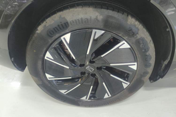 Used Avatr 07 2024 Max All-Electric Four-Wheel Drive Right Rear Wheel Hub