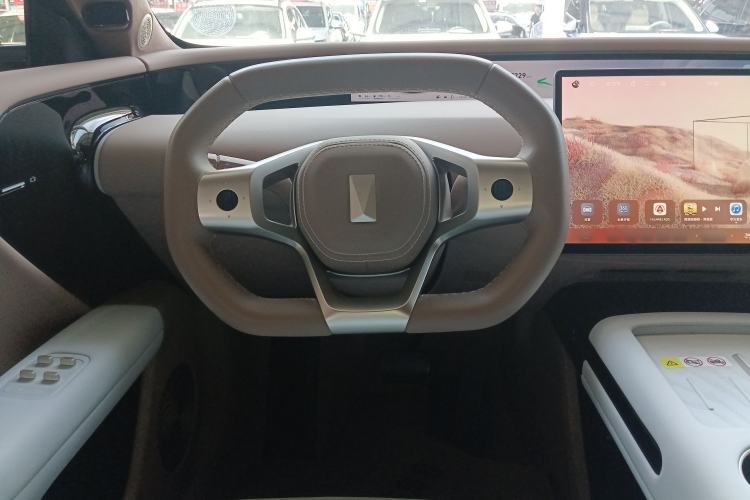 Used Avatr 07 2024 Ultra Range-Extended Four-Wheel Drive Steering Wheel