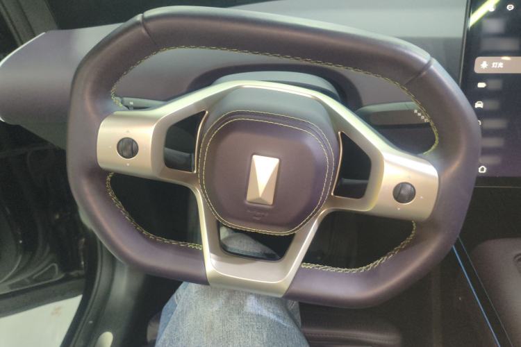 Used Avatr 07 2024 Max All-Electric Four-Wheel Drive Steering Wheel