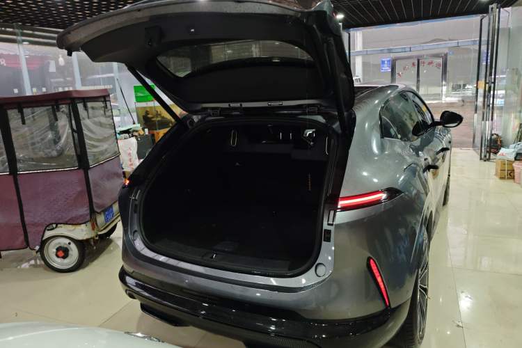 Used Avatr 07 2024 Max Extended-Range Edition Trunk