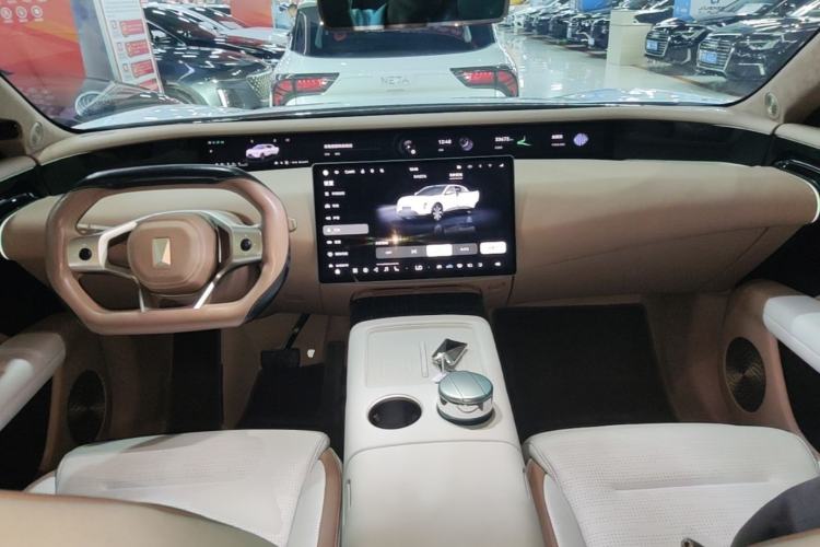 Used Avatr 07 2024 Max Extended-Range Edition Center Console