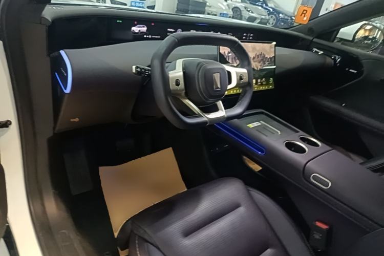 Used Avatr 07 2024 Ultra Range-Extended Four-Wheel Drive Center Console