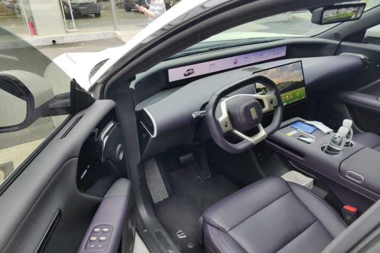 Used Avatr 07 2024 Ultra All-Electric Four-Wheel Drive Driver Seat