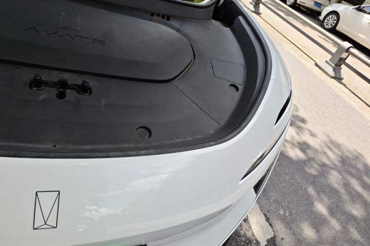 Used Avatr 07 2024 Pro+ Range-Extended Edition Engine Bay Left