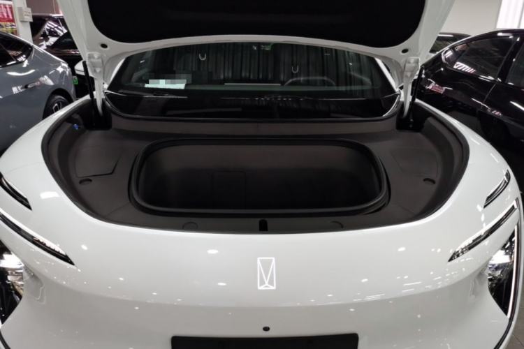 Used Avatr 07 2024 Ultra All-Electric Four-Wheel Drive Engine Bay