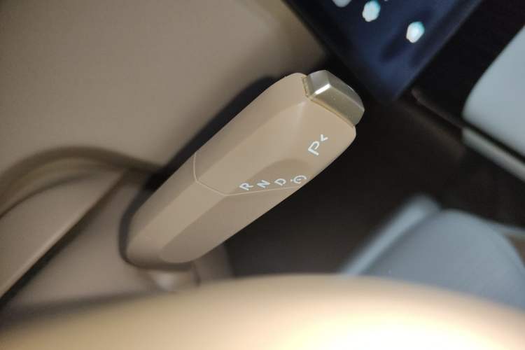Used Avatr 07 2024 Max Extended-Range Edition Gear Lever