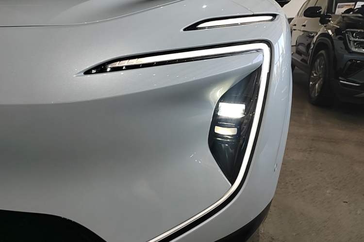 Used Avatr 07 2024 Pro+ All-Electric Version Left Front Headlight